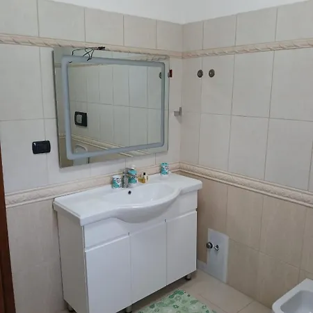 Kristi's شقة تيرانا